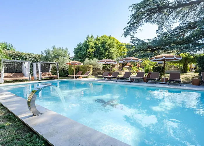 Augusta 4* Saint-Paul-Trois-Châteaux