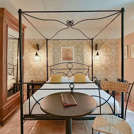 Hotel Augusta 4*