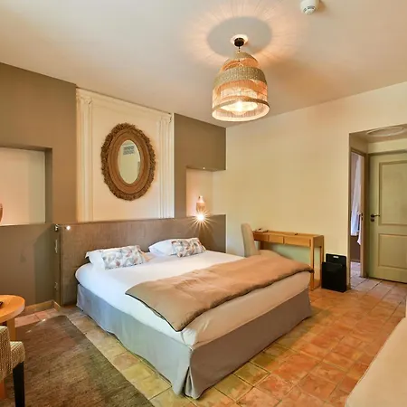 Отель Augusta Сен-Поль-Труа-Шато