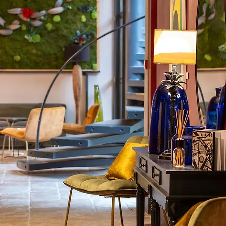 Augusta 4* Сен-Поль-Труа-Шато