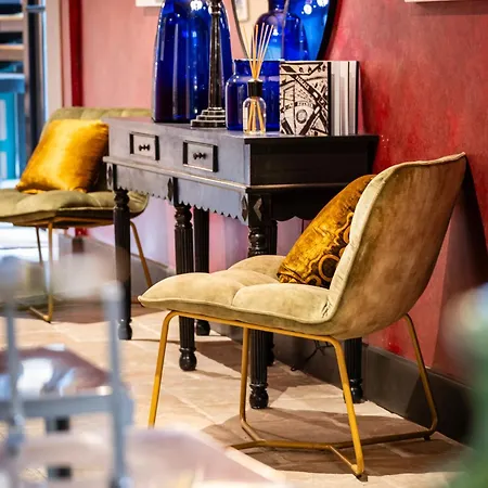 Augusta 4* Сен-Поль-Труа-Шато